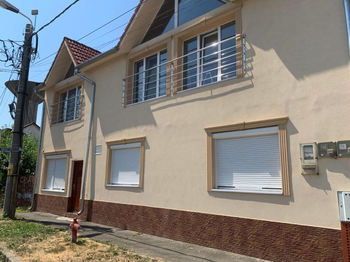 Paulaapartment&Rooms 오라데아 외부 사진